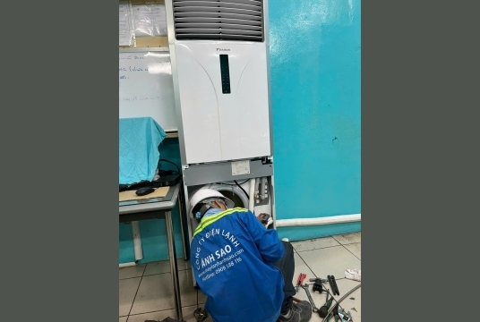 Khảo sát - Lắp đặt máy lạnh tủ đứng Daikin cho nhà xưởng chuyên nghiệp